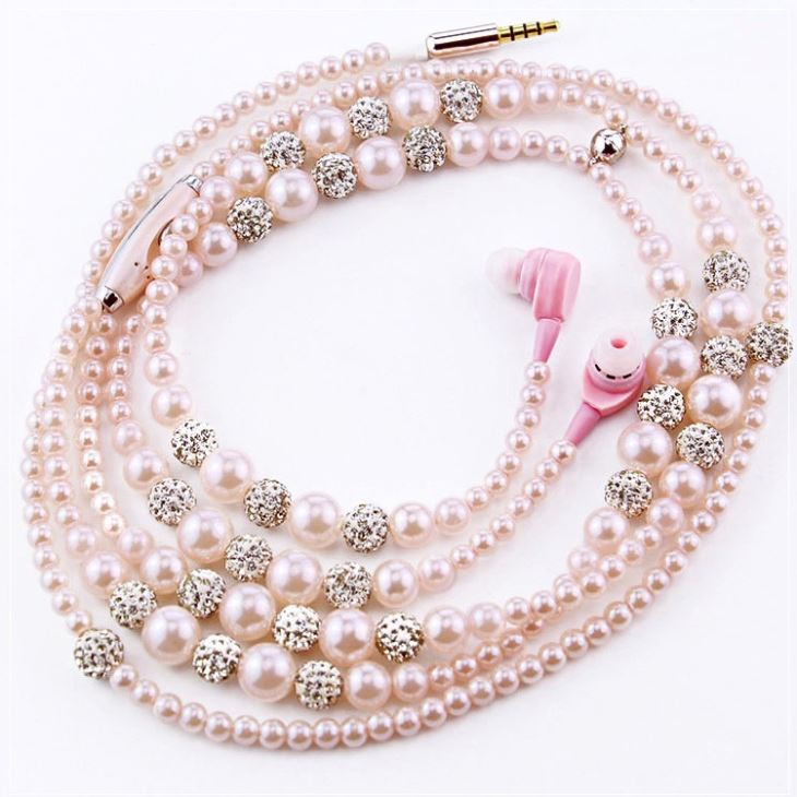 gold necklace earphones
