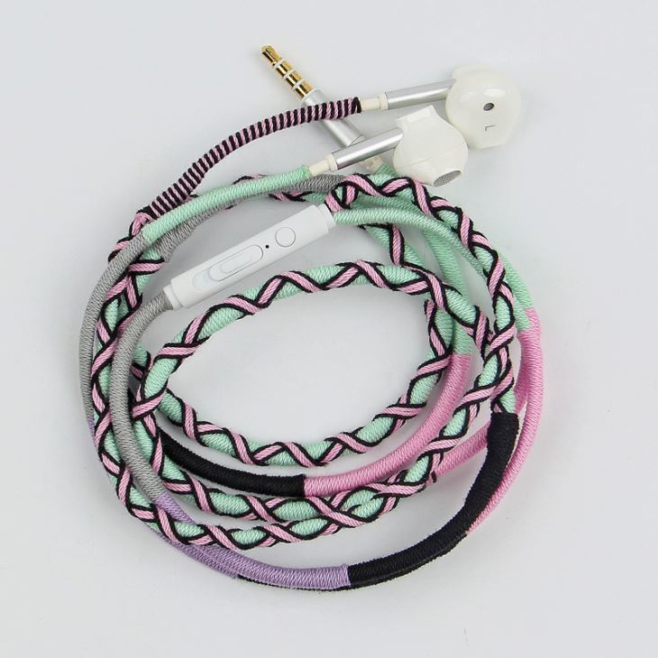 wired earbuds with mic